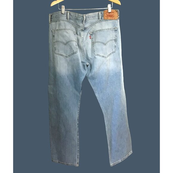 LEVI STRAUSS - MEN LIGHT WASH DENIM STRAIGHT LEG JEANS SIZE 40X32 - Picture 2 of 6